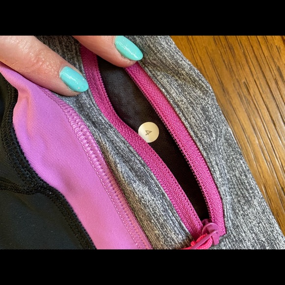 LULULEMON LEGGINGS NEW! - Picture 2 of 3